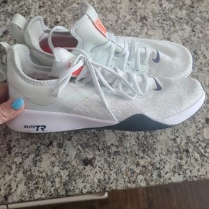 Nike Elite TR shoes